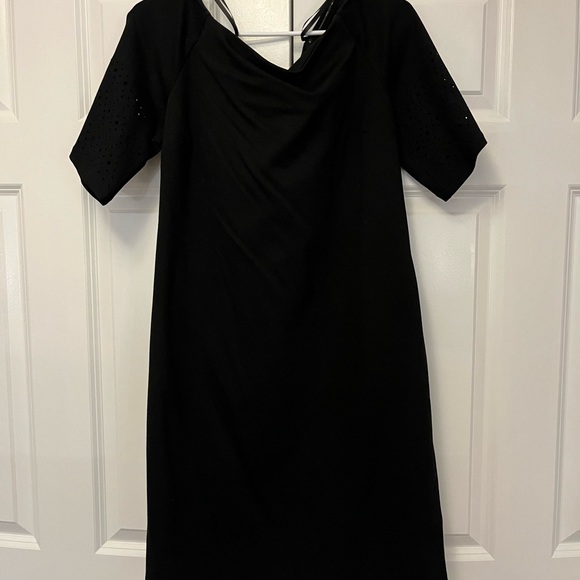 Ralph Lauren Dresses & Skirts - Ralph Lauren black, off the shoulder dress. Size medium